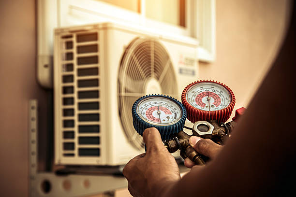 Professional Hvac technician working in Johnstown, OH